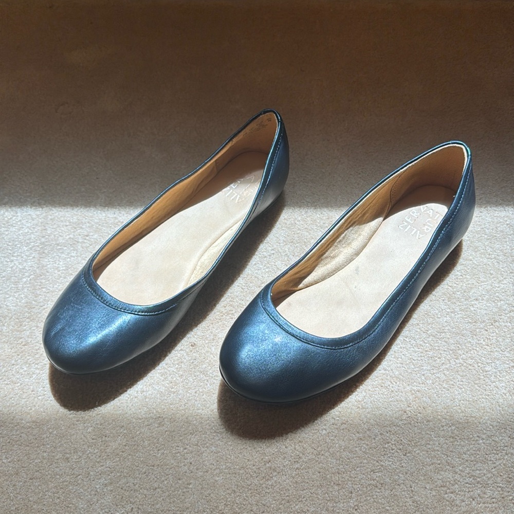 Naturalizer Brittany Leather Ballet Flats in Black